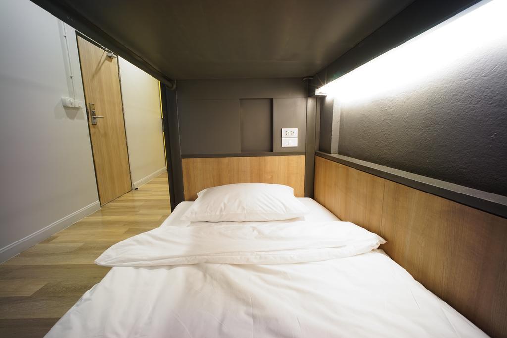 Brb Hostel Bangkok Silom Exterior photo