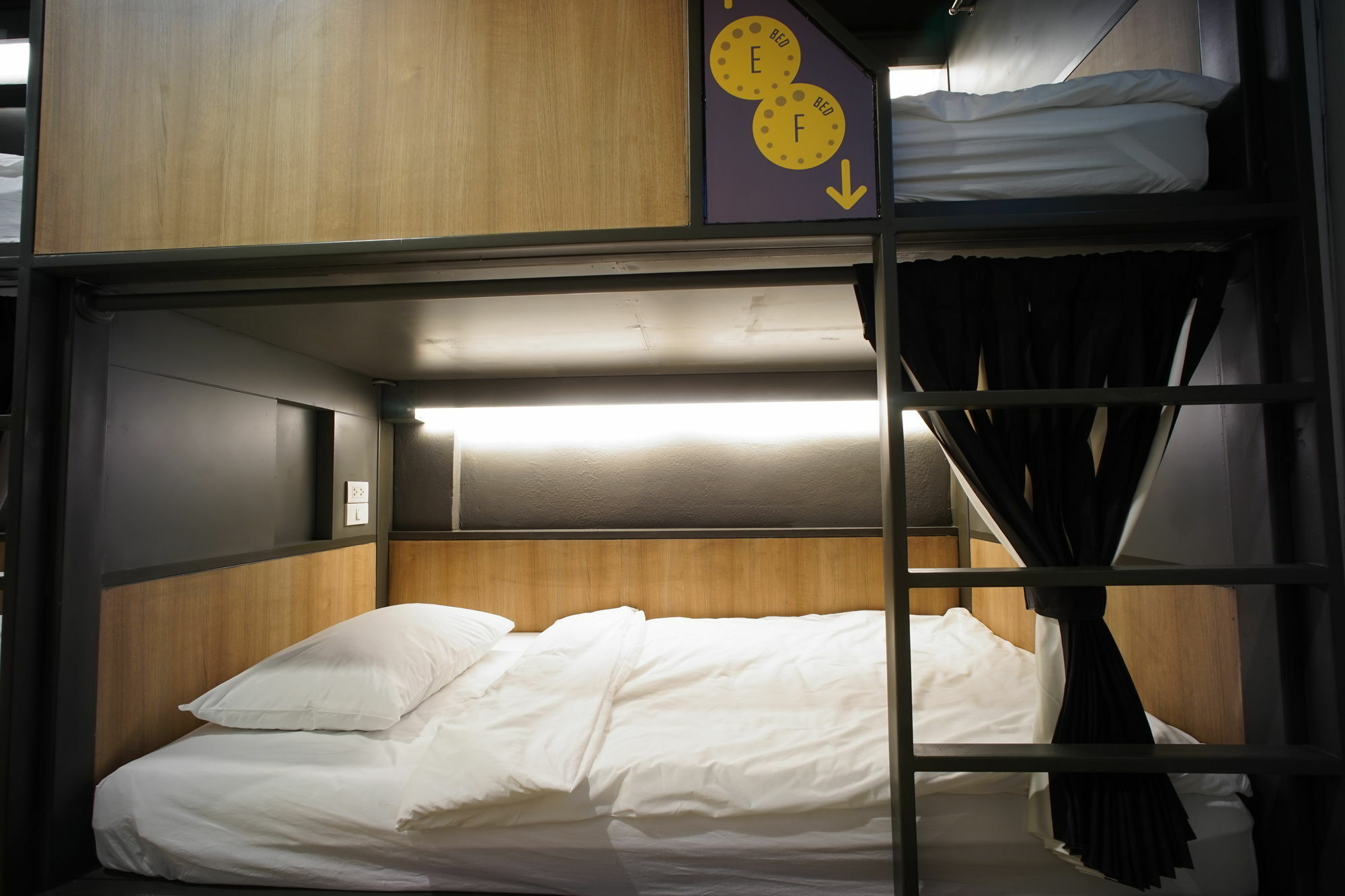 Brb Hostel Bangkok Silom Exterior photo