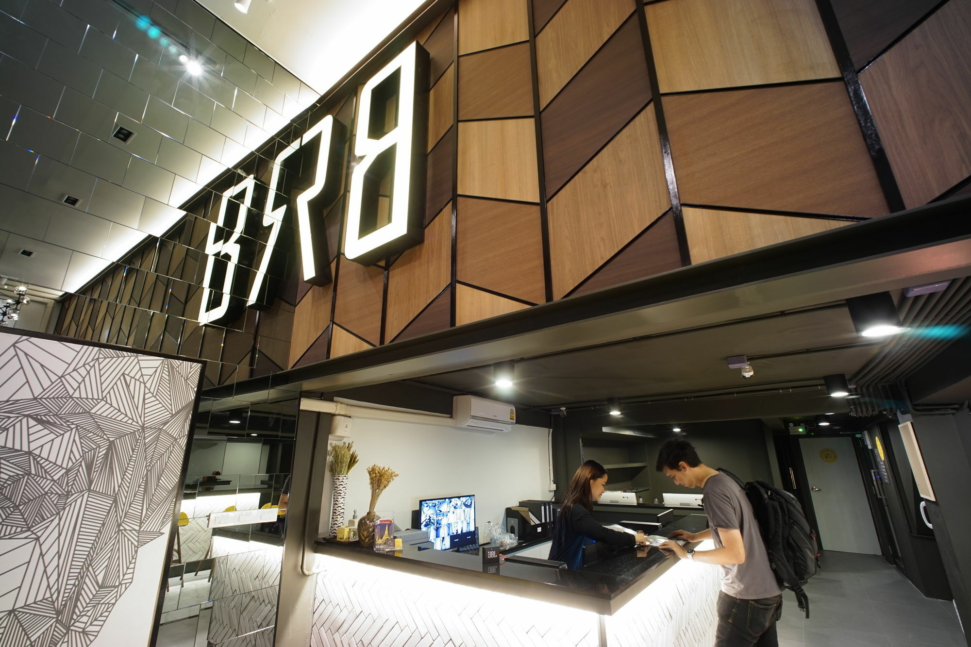 Brb Hostel Bangkok Silom Exterior photo