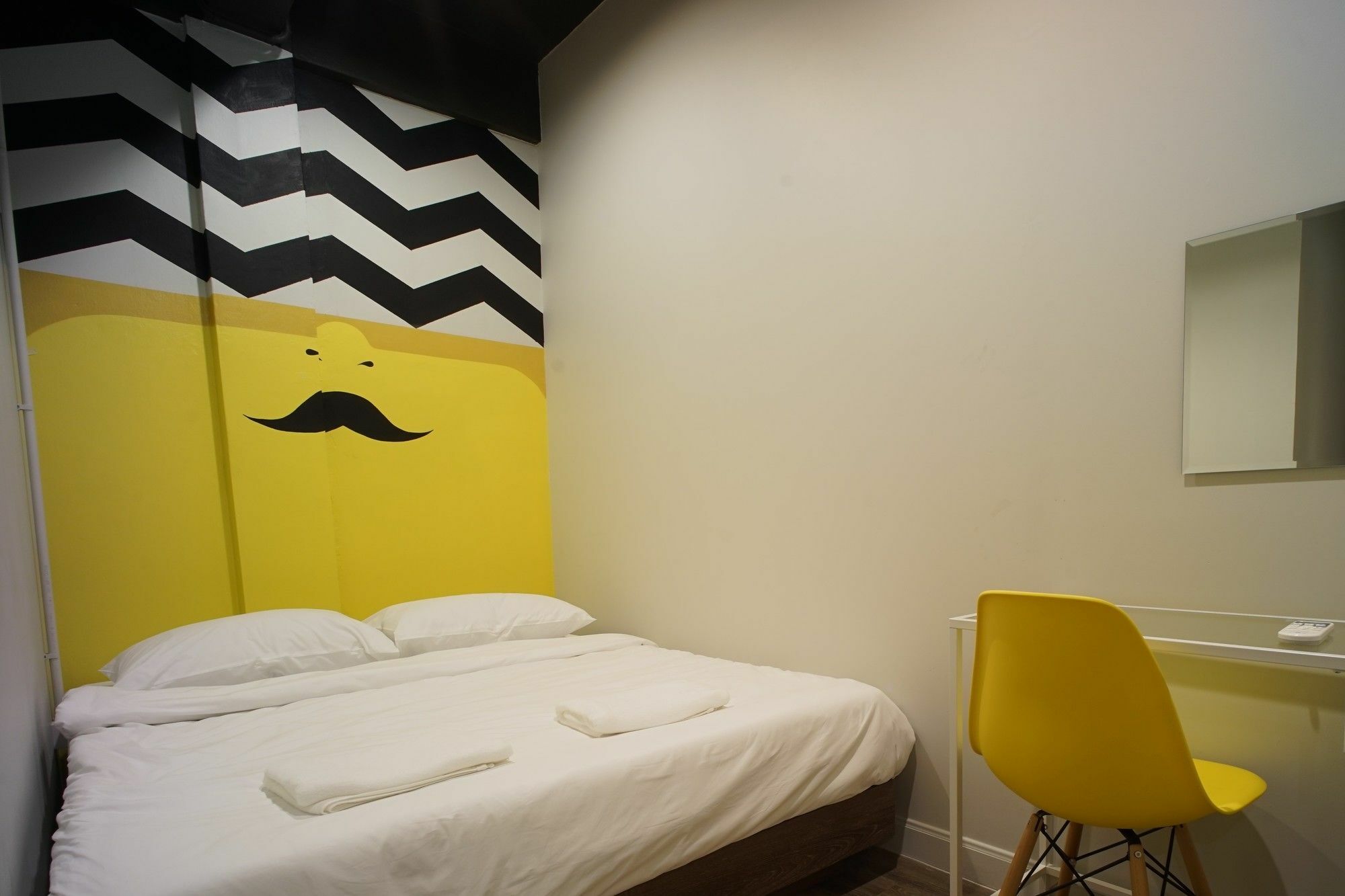 Brb Hostel Bangkok Silom Exterior photo
