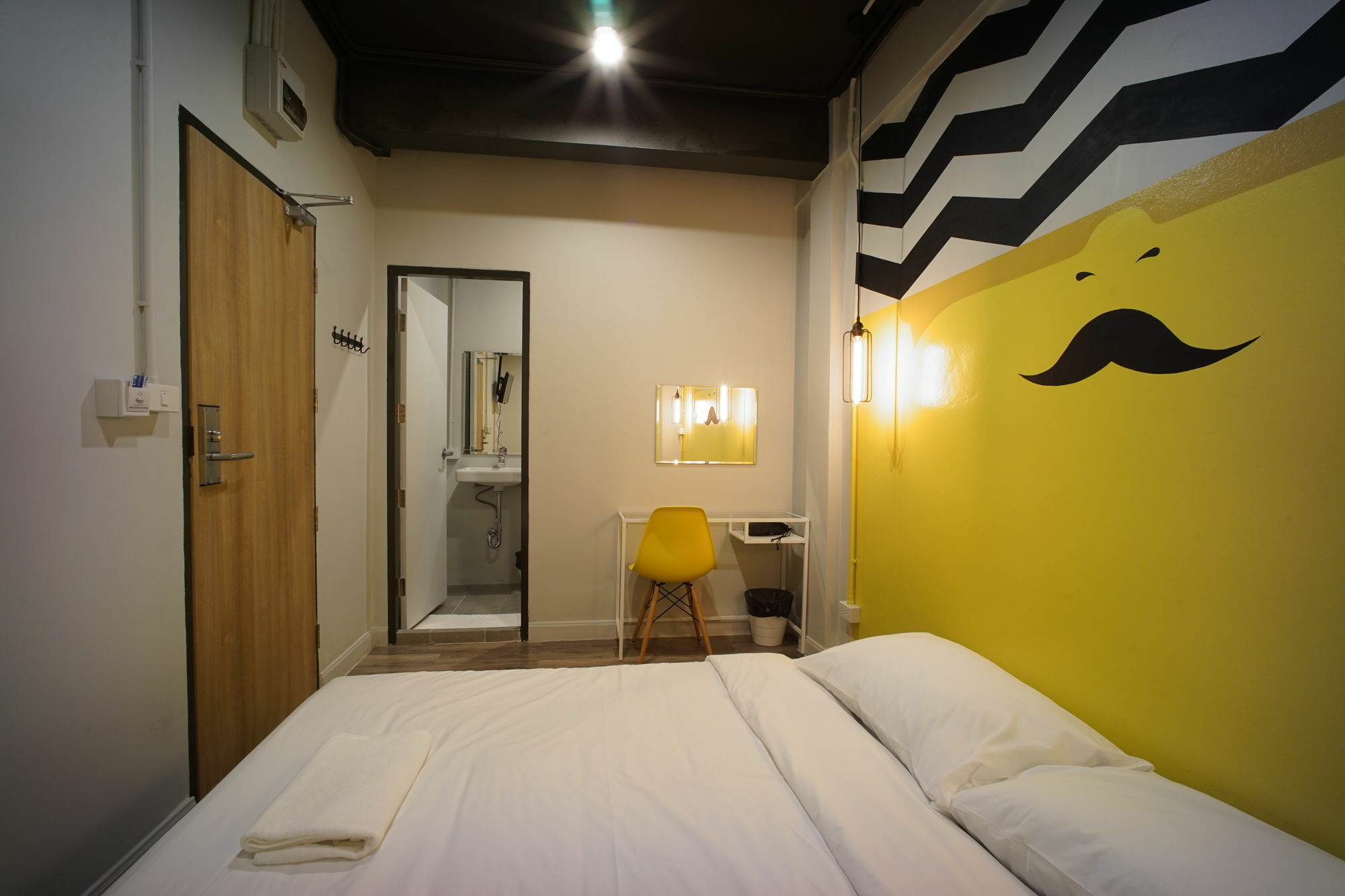 Brb Hostel Bangkok Silom Exterior photo