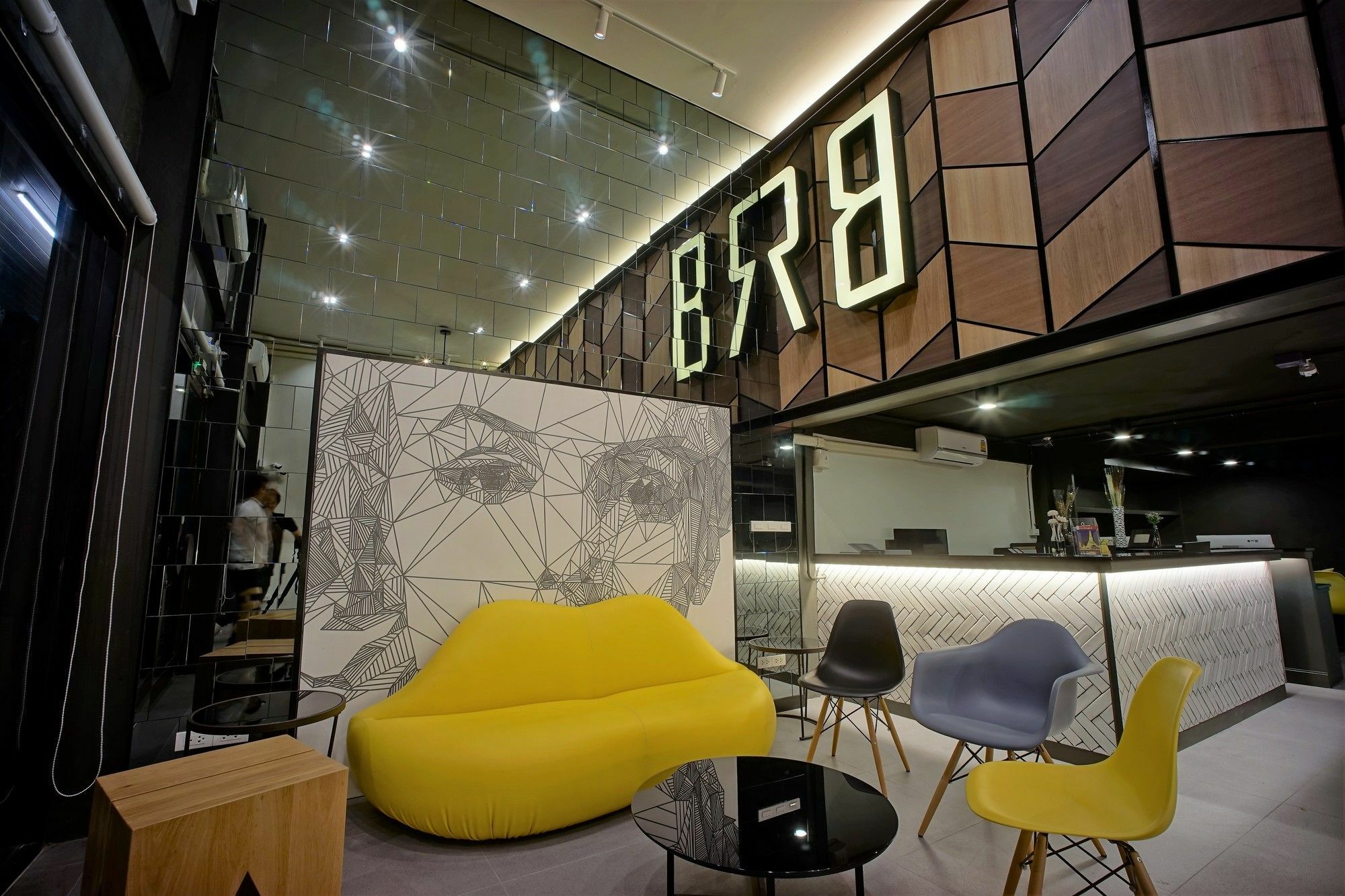 Brb Hostel Bangkok Silom Exterior photo