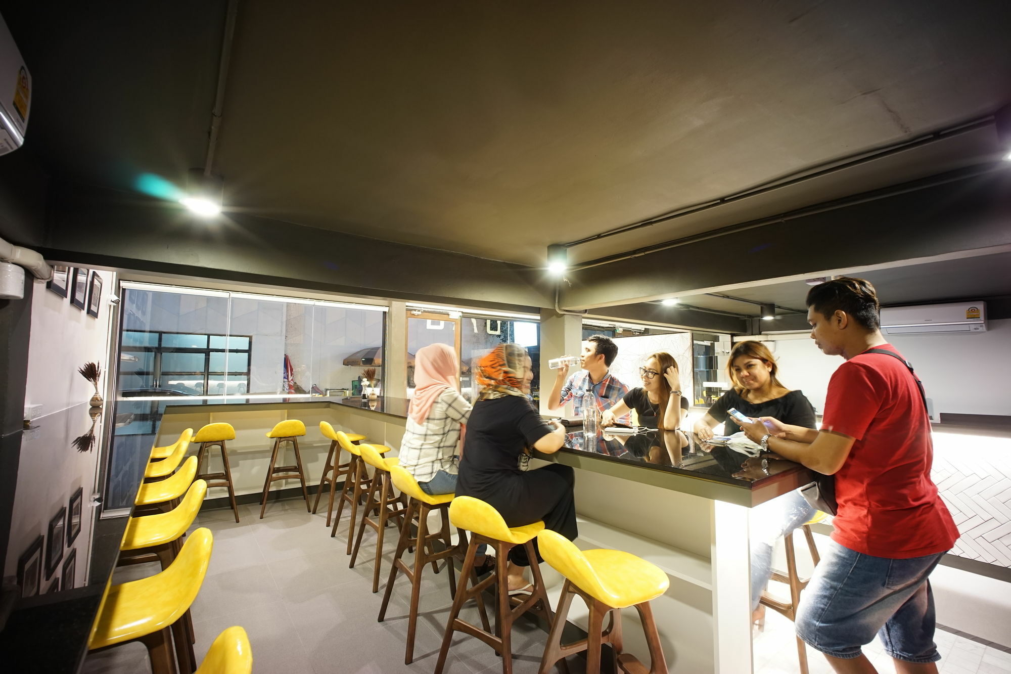 Brb Hostel Bangkok Silom Exterior photo