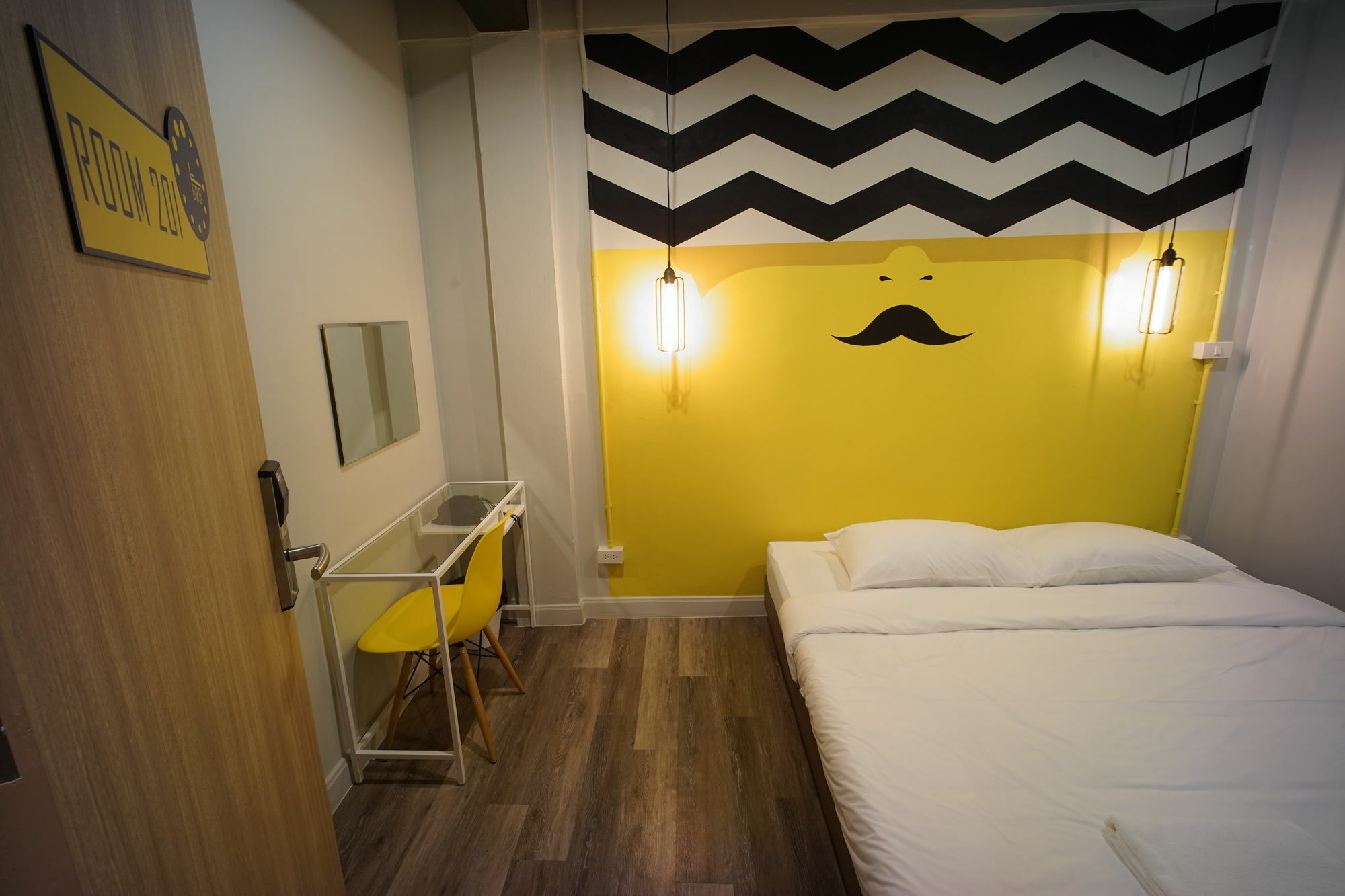 Brb Hostel Bangkok Silom Exterior photo