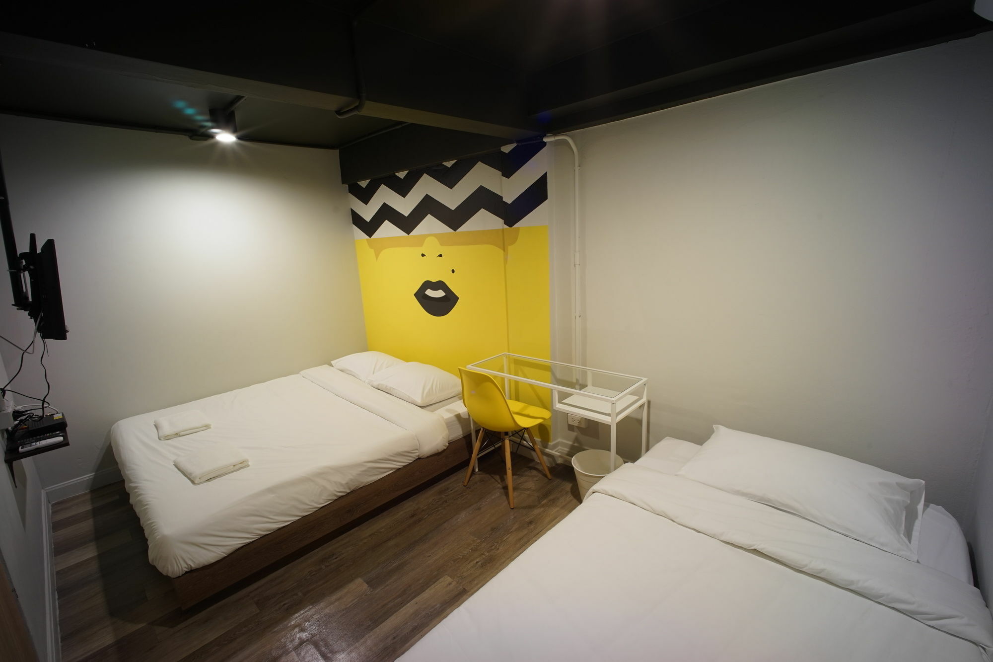 Brb Hostel Bangkok Silom Exterior photo